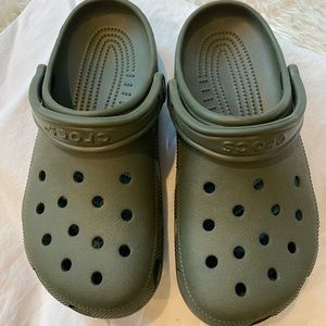 CROCS Army Green Womens 9, Mens 7